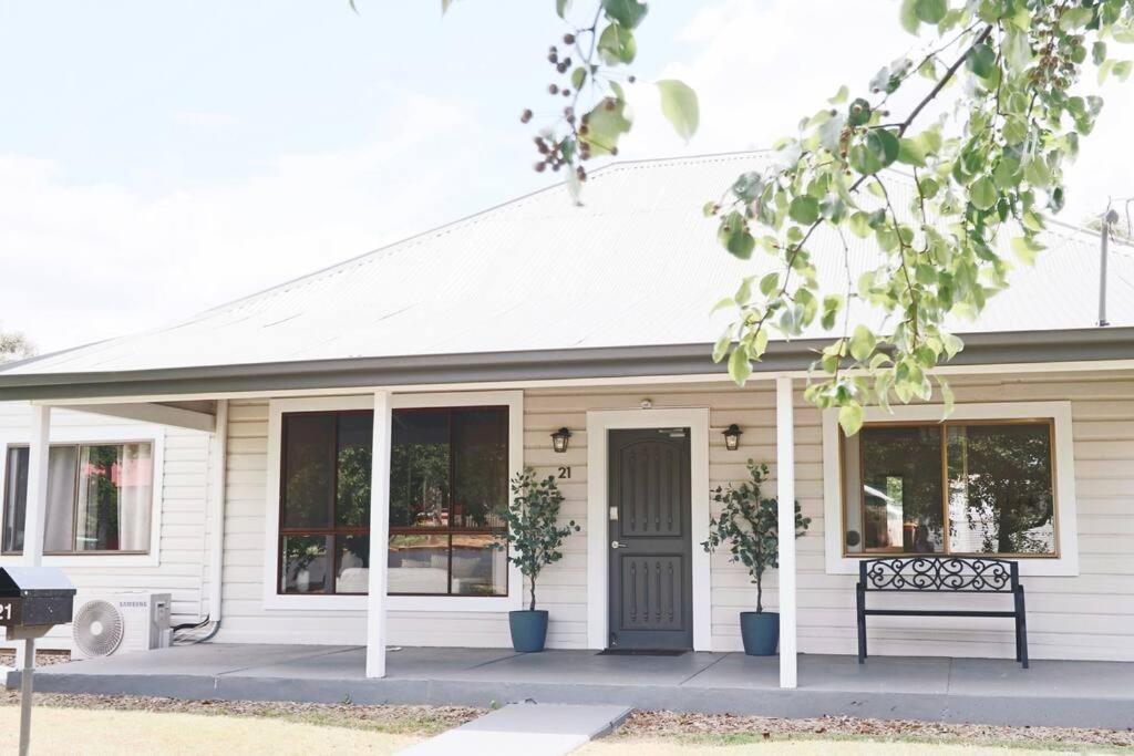 Jacaranda Cottage Dubbo Buitenkant foto